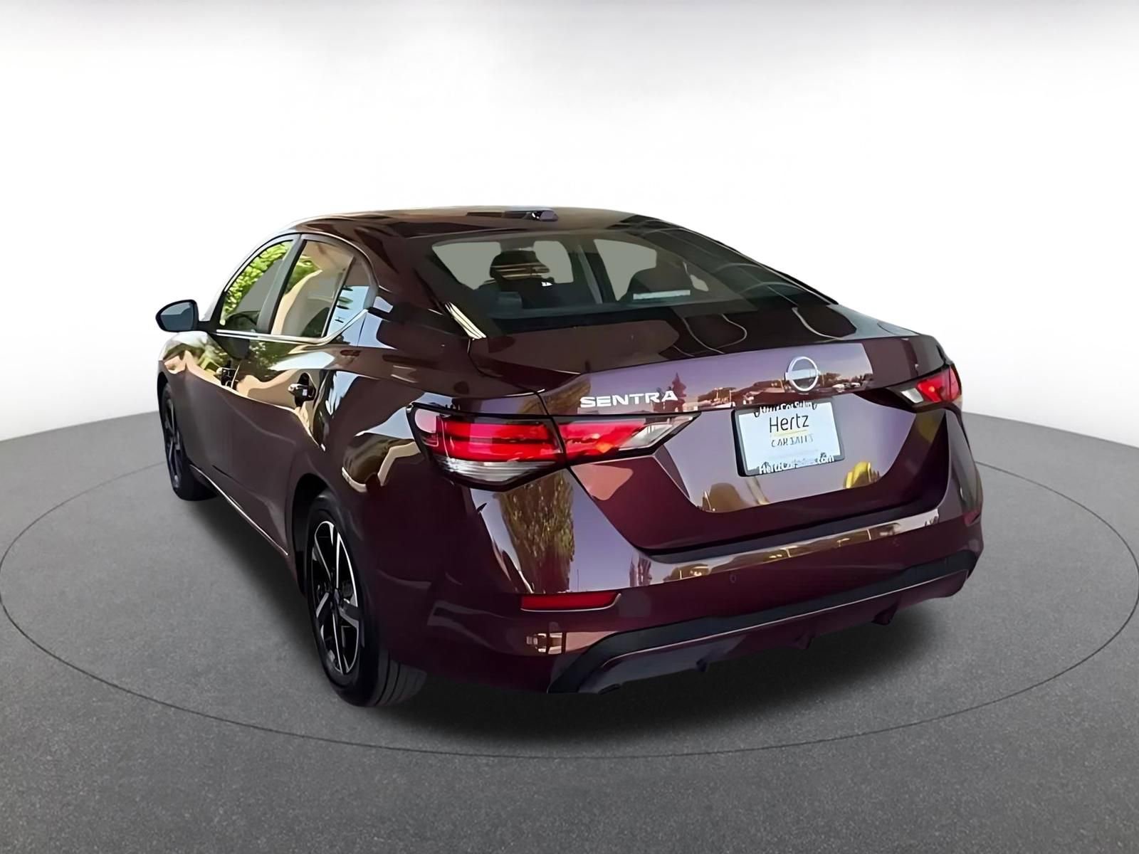 Used 2025 Nissan Sentra SV image 10