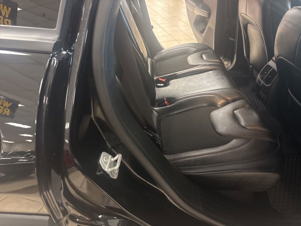 Used 2022 Jeep Cherokee Trailhawk image 32