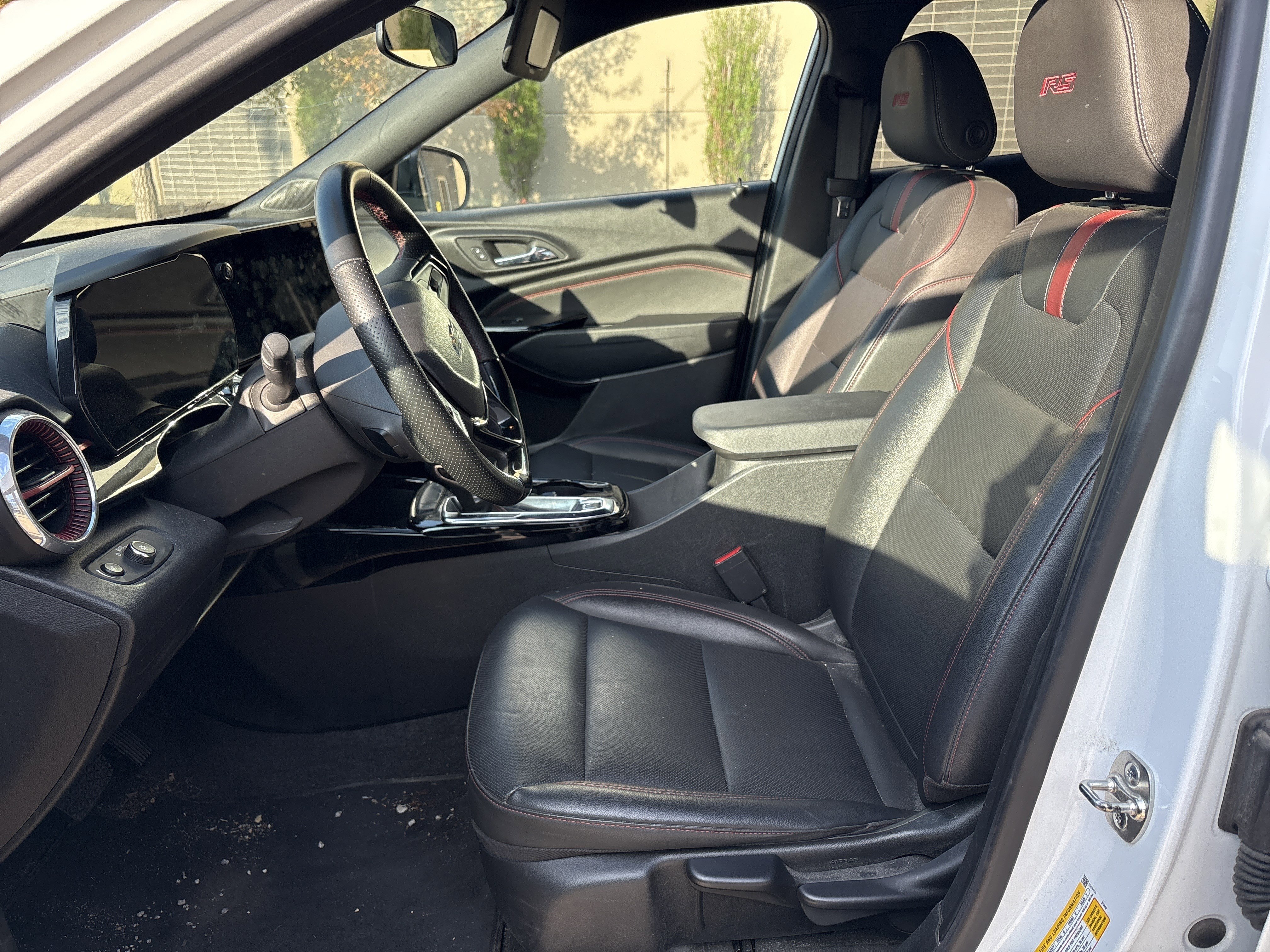 Used 2025 Chevrolet Trax RS w/ Driver Confidence Package image 14