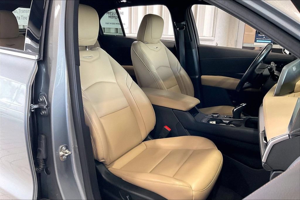 Used 2025 Cadillac XT4 Premium Luxury FWD image 22