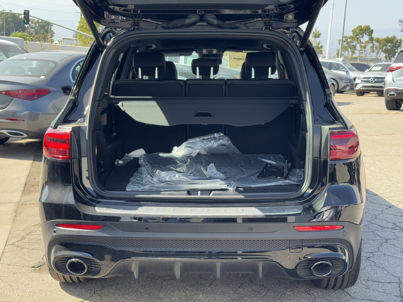 New 2025 Mercedes-Benz GLB 35 AMG 4MATIC image 15