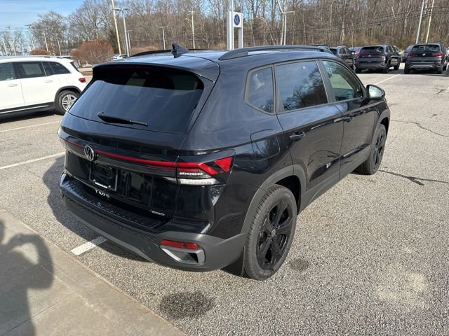 New 2026 Volkswagen Taos SE image 8