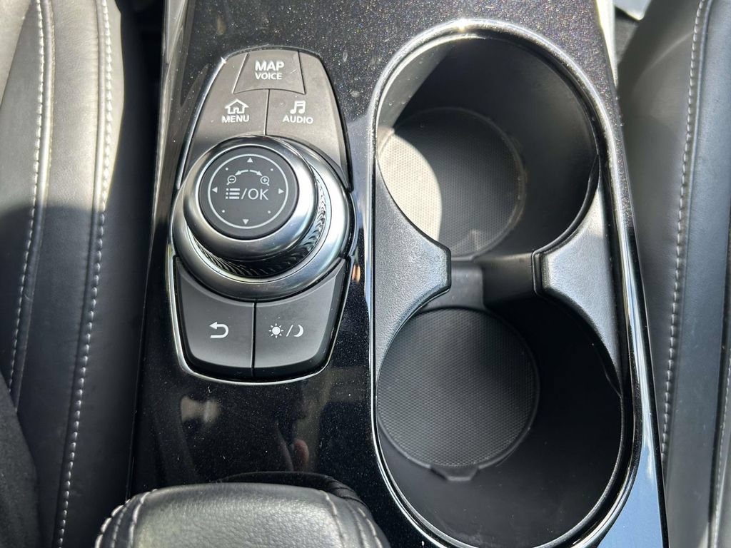 Used 2018 INFINITI QX30 Premium w/ Navigation Package FWD image 18