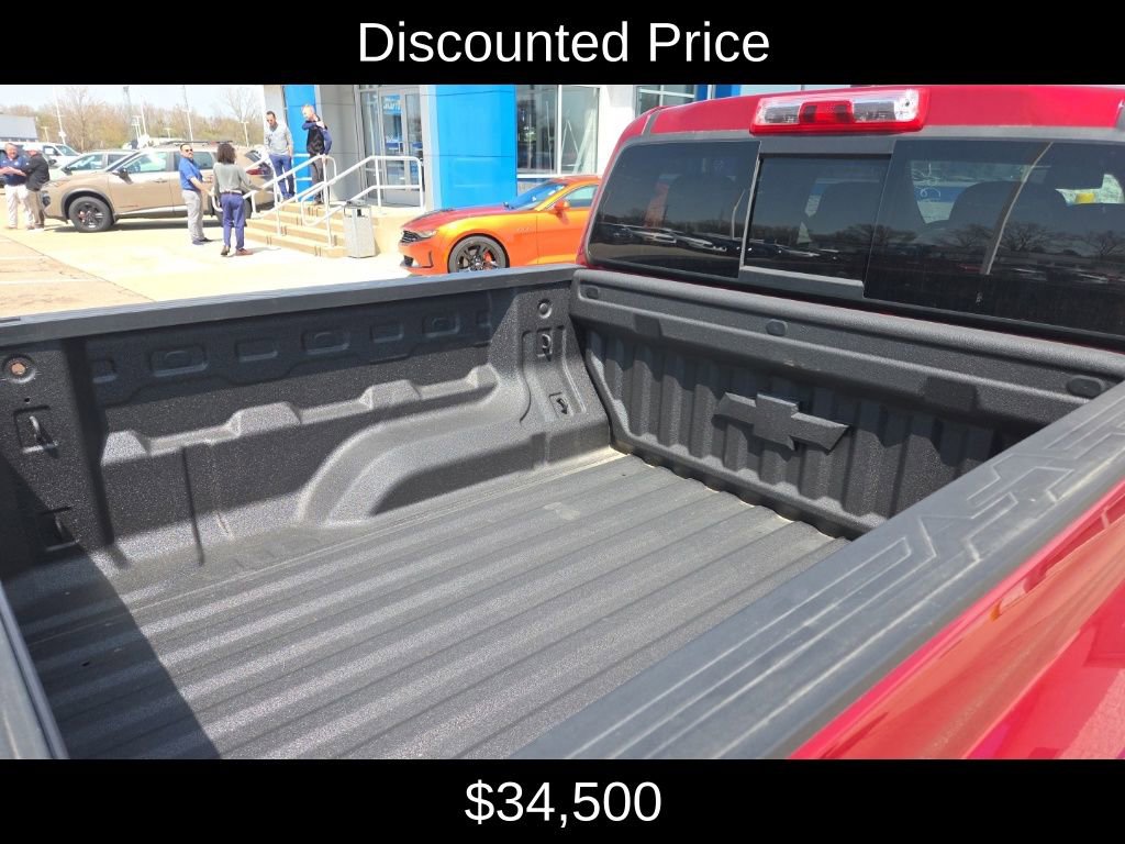 Used 2023 Chevrolet Colorado LT w/ LT Convenience Package II AWD/4WD image 3