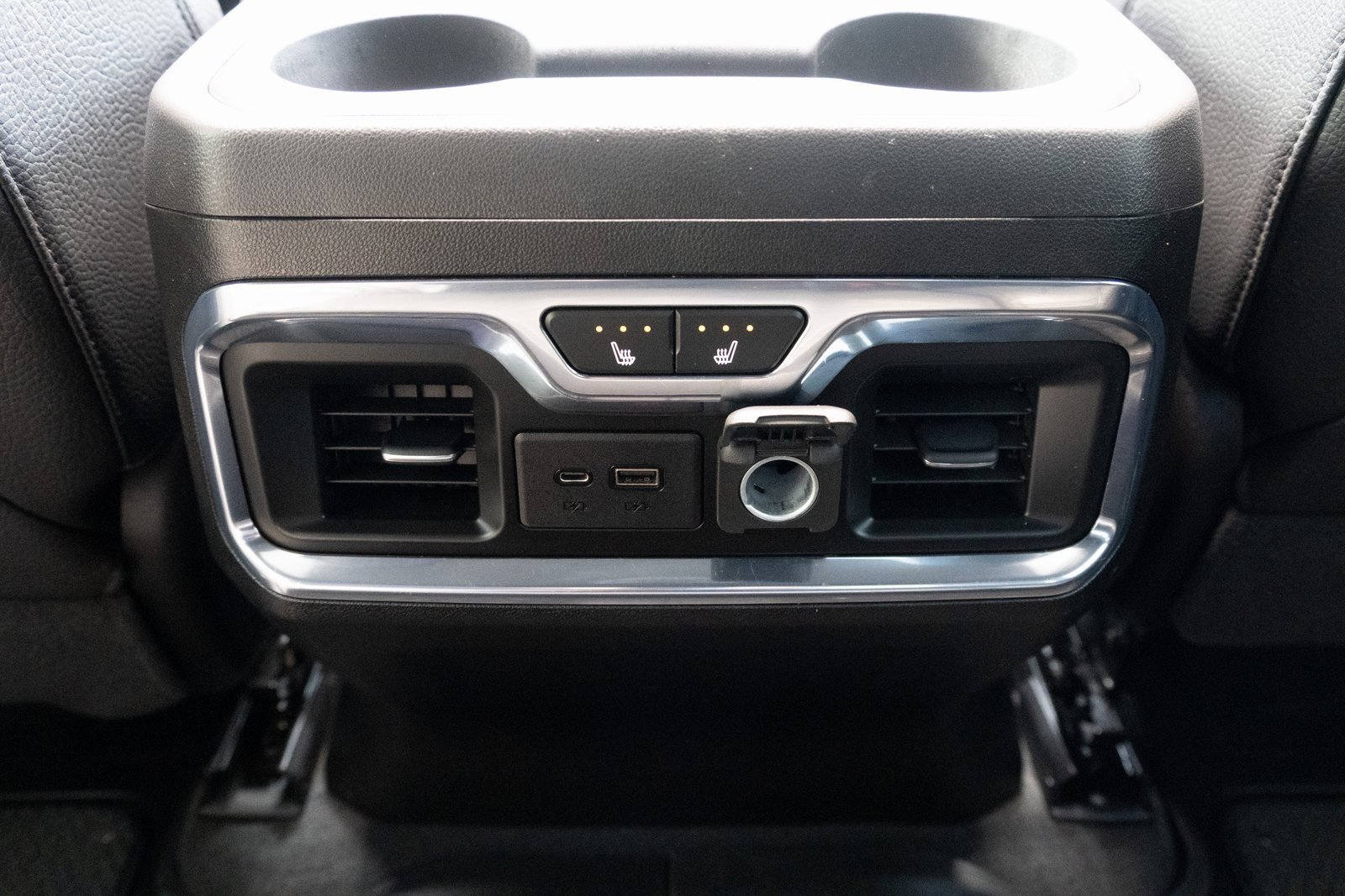 Used 2021 GMC Sierra 3500 Denali w/ Denali Black Diamond Edition image 21