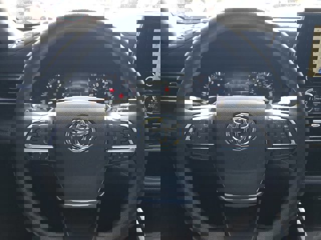 Used 2023 Toyota Highlander L image 15