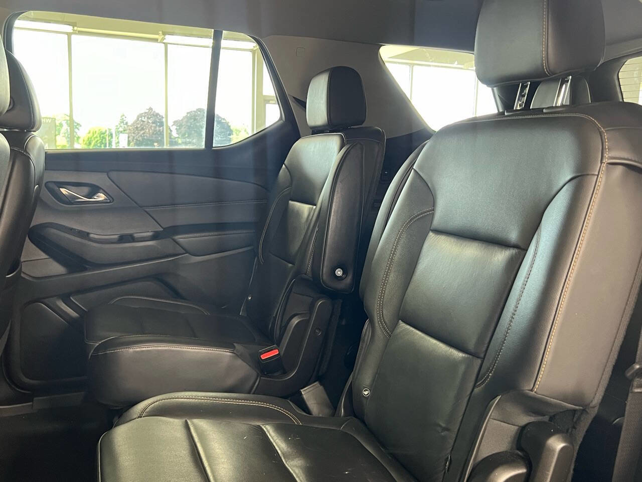 Used 2021 Chevrolet Traverse LT w/ LT Premium Package image 13