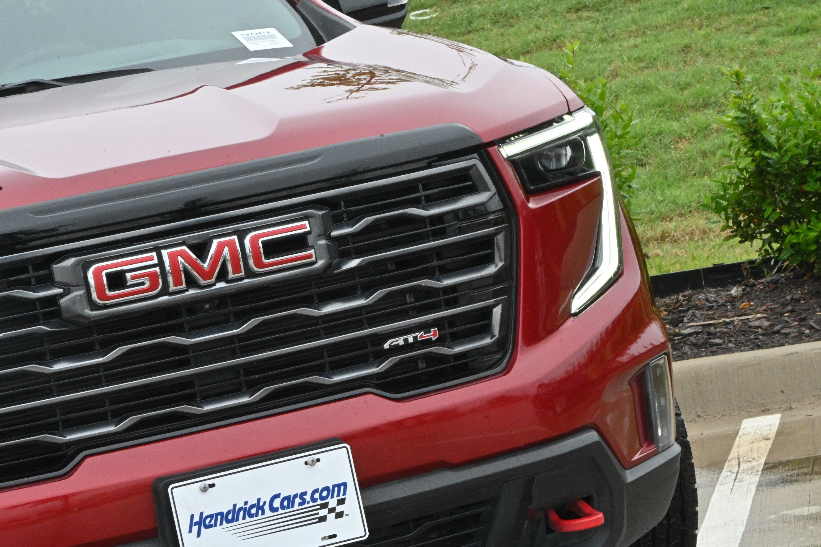 Used 2024 GMC Acadia AT4 w/ Luxury Package image 10