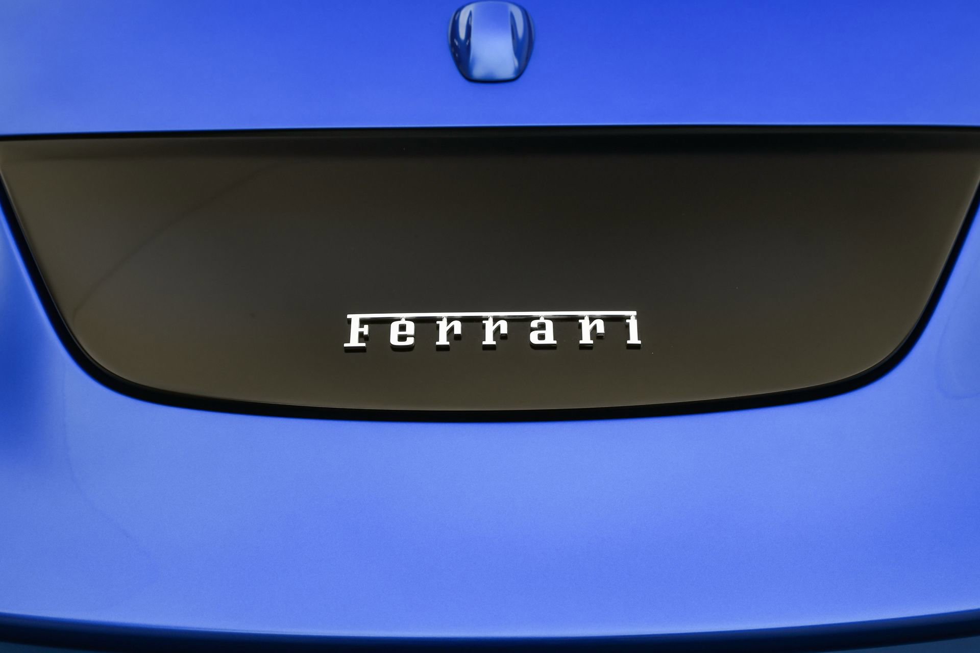 Used 2025 Ferrari Roma Spider image 25