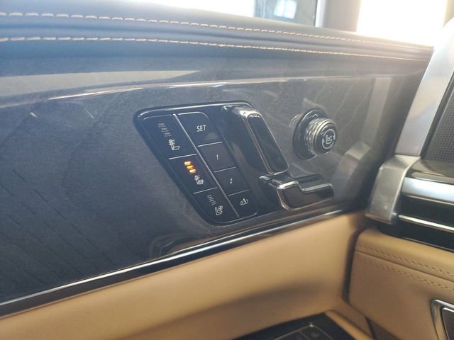 New 2025 Cadillac Escalade IQ Luxury 2 w/ LPO, Radiant Package AWD/4WD image 23