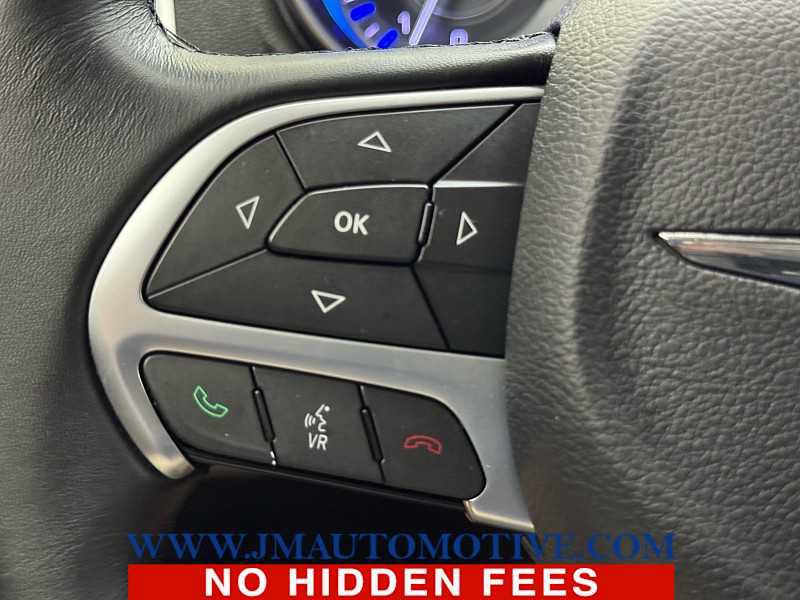 Used 2015 Chrysler 300 Limited w/ 300 Premium Group AWD/4WD image 39