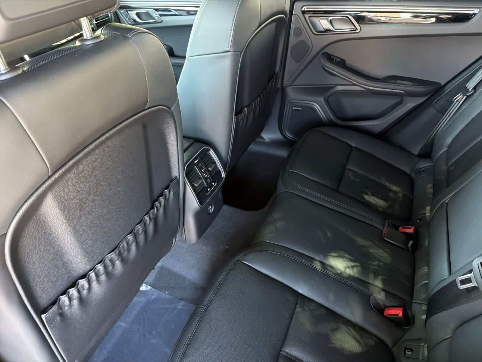 New 2026 Porsche Macan AWD/4WD image 13