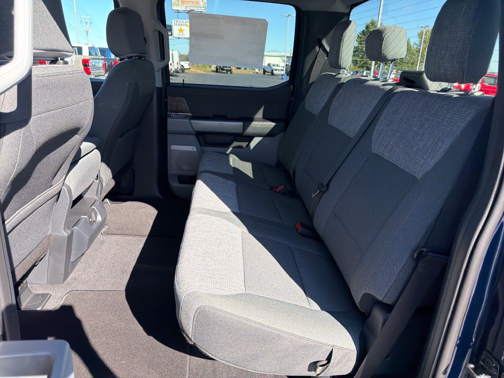 New 2027 Ford F250 XLT w/ XLT Premium Package AWD/4WD image 14