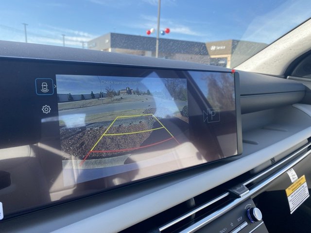 New 2025 Hyundai Tucson SE image 17