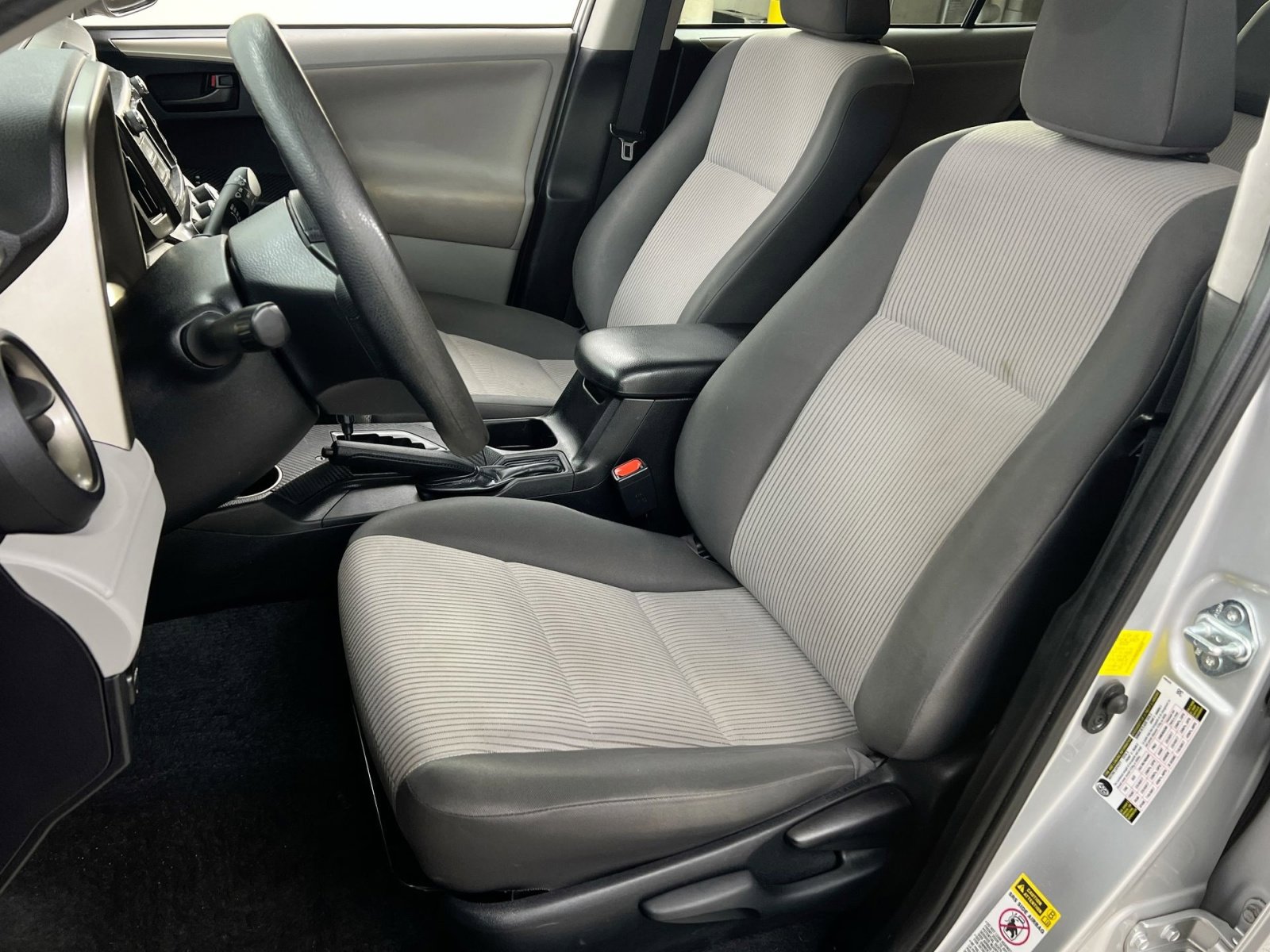 Used 2013 Toyota RAV4 LE image 4