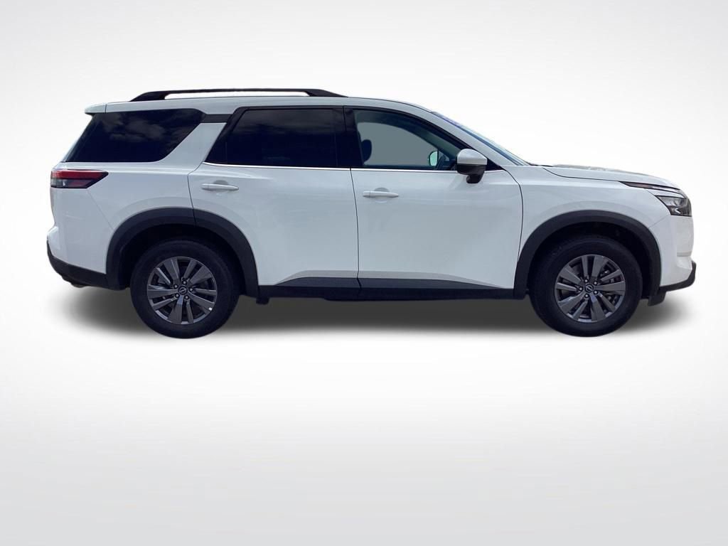 Used 2025 Nissan Pathfinder SV AWD/4WD image 12