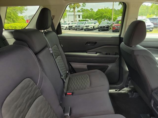 Used 2025 Nissan Pathfinder S AWD/4WD image 31