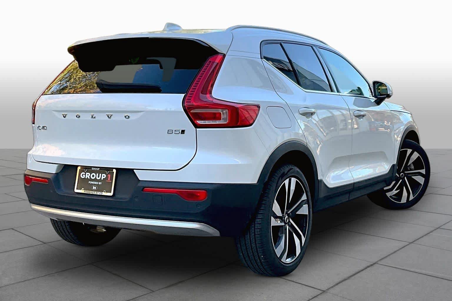 Certified 2024 Volvo XC40 B5 Plus w/ Protection Package Premier AWD/4WD image 13