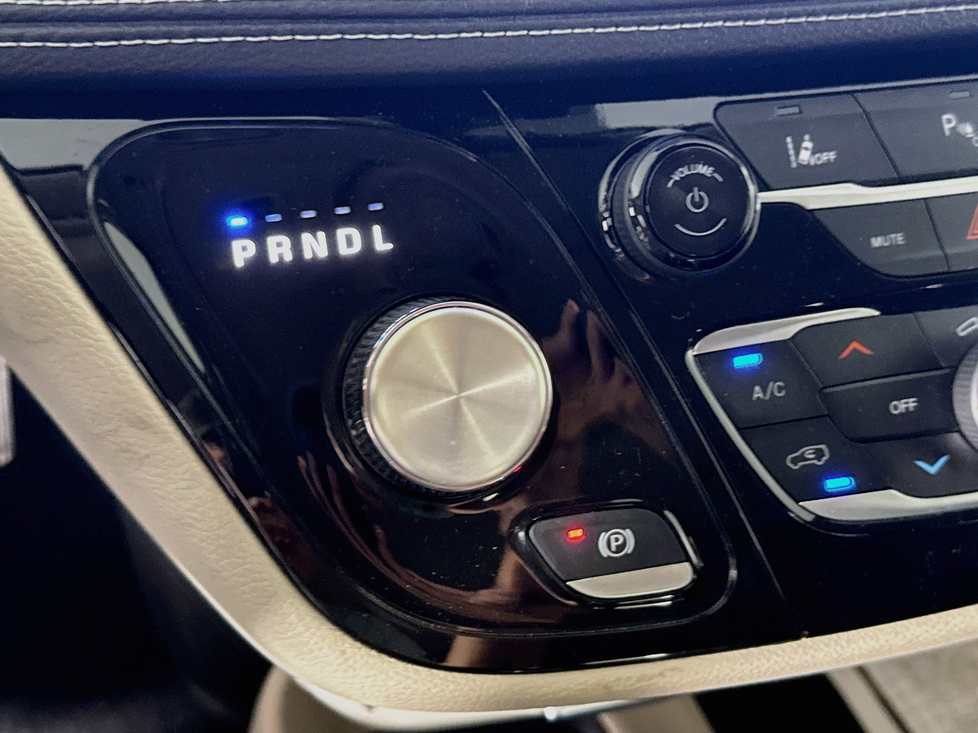 Used 2024 Chrysler Pacifica Limited FWD image 20