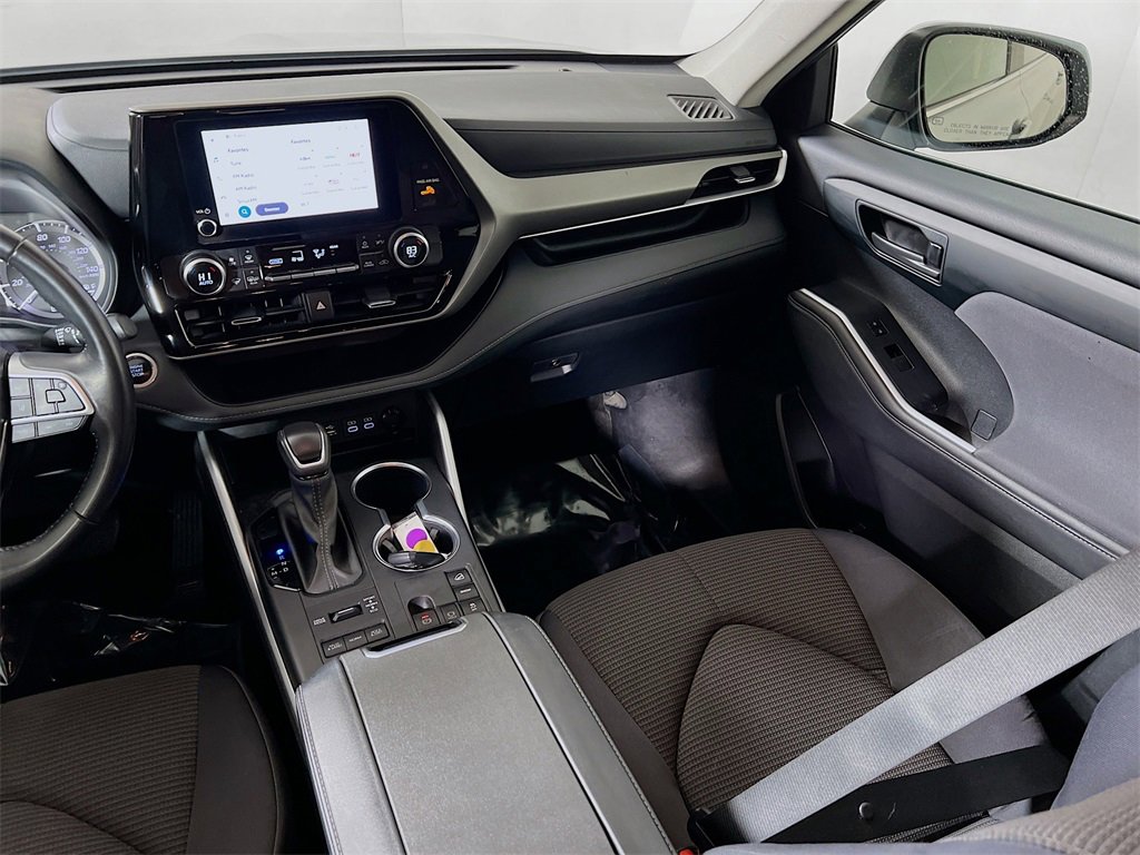 Certified 2024 Toyota Highlander LE image 21