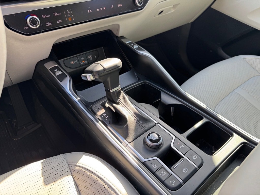 Used 2025 Kia Sorento S w/ Panoramic Sunroof Package image 21