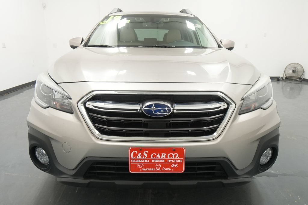 Used 2019 Subaru Outback 2.5i Premium AWD/4WD image 2