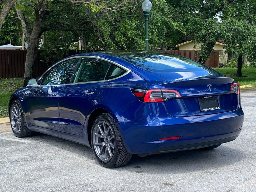 Used 2020 Tesla Model 3 Standard Range Plus image 6