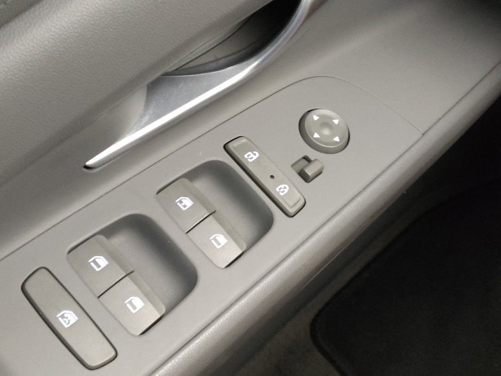 Used 2023 Hyundai Elantra SE FWD image 27