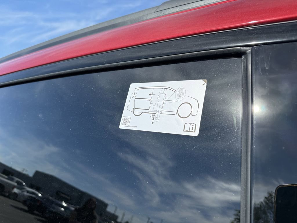 New 2026 Chrysler Pacifica Limited w/ Uconnect Theater Family Group image 11