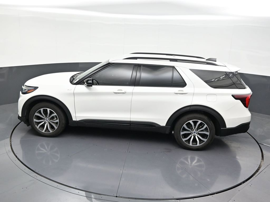 Used 2025 Ford Explorer ST-Line w/ Premium Package RWD image 17