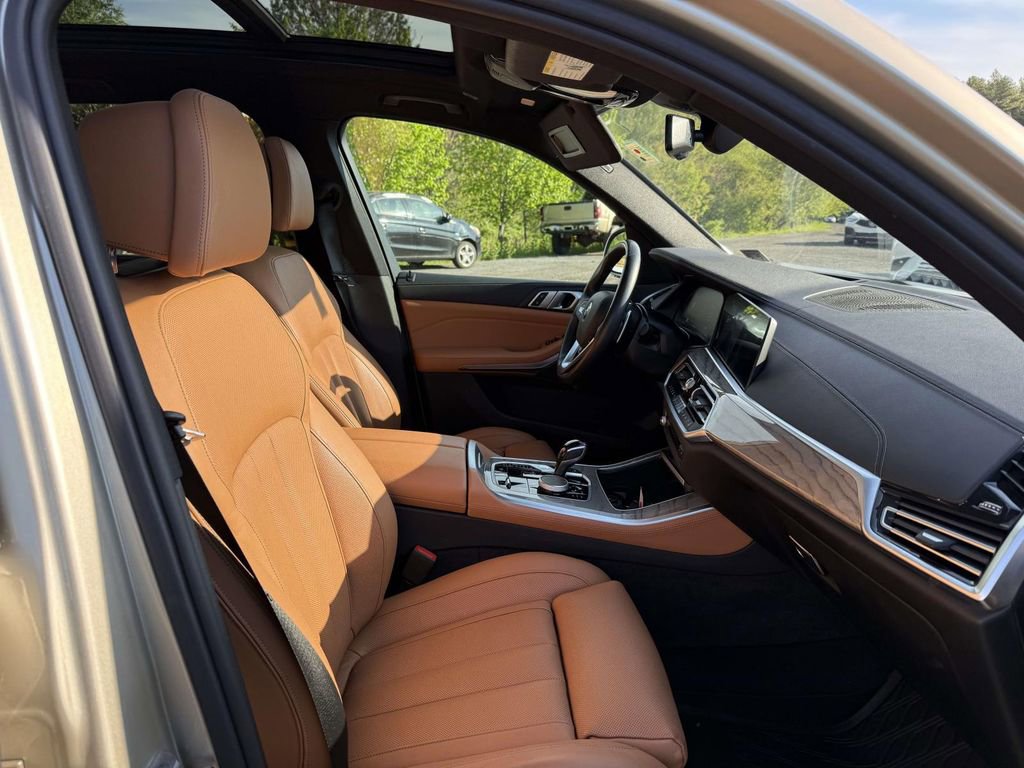 Used 2019 BMW X5 xDrive40i w/ Luxury Seating Package AWD/4WD image 14