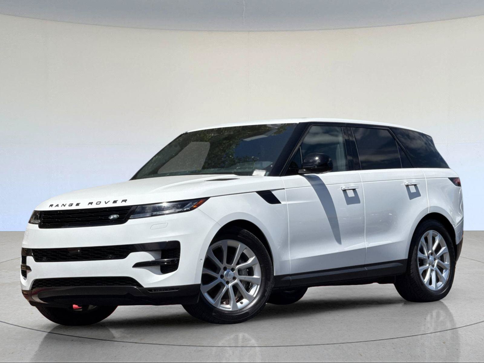 Used 2025 Land Rover Range Rover Sport SE