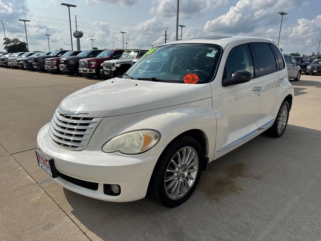 Used 2008 Chrysler PT Cruiser Limited FWD image 24