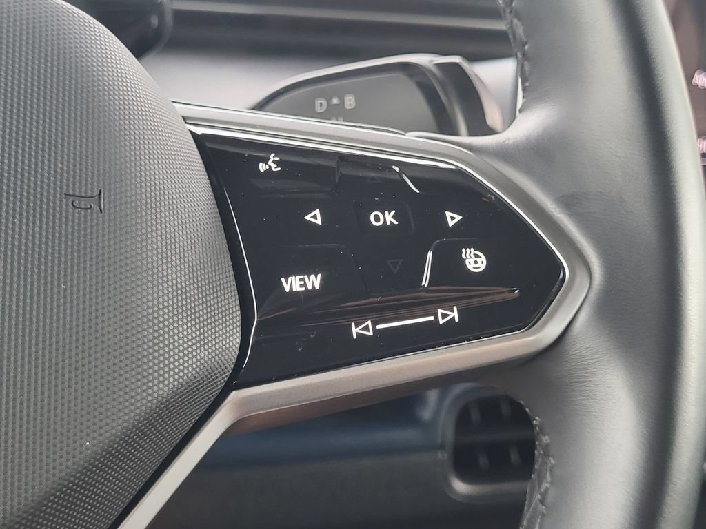 Used 2025 Volkswagen ID. Buzz 1st Edition RWD image 17