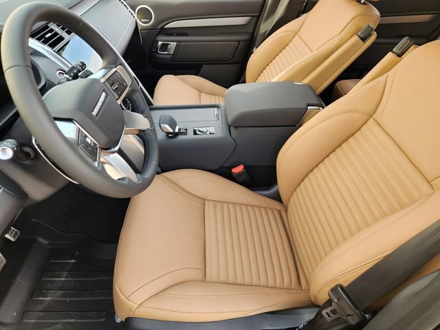 New 2026 Land Rover Discovery Limited Edition image 9