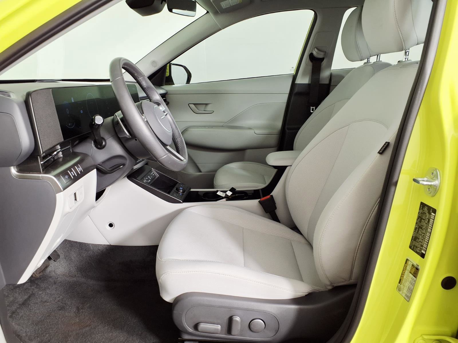 Certified 2025 Hyundai Kona SEL image 17