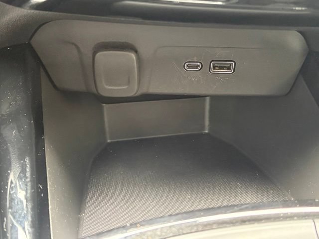 Used 2026 Chevrolet Trax LT w/ LT Convenience Package FWD image 22