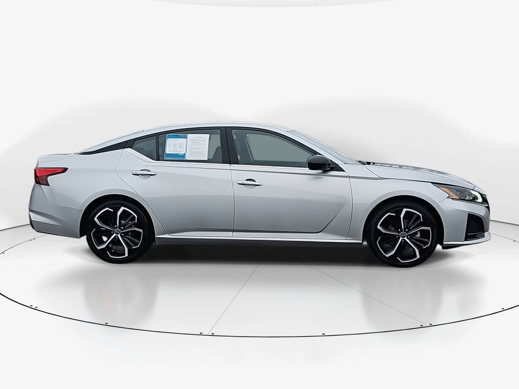Used 2023 Nissan Altima 2.5 SR image 4
