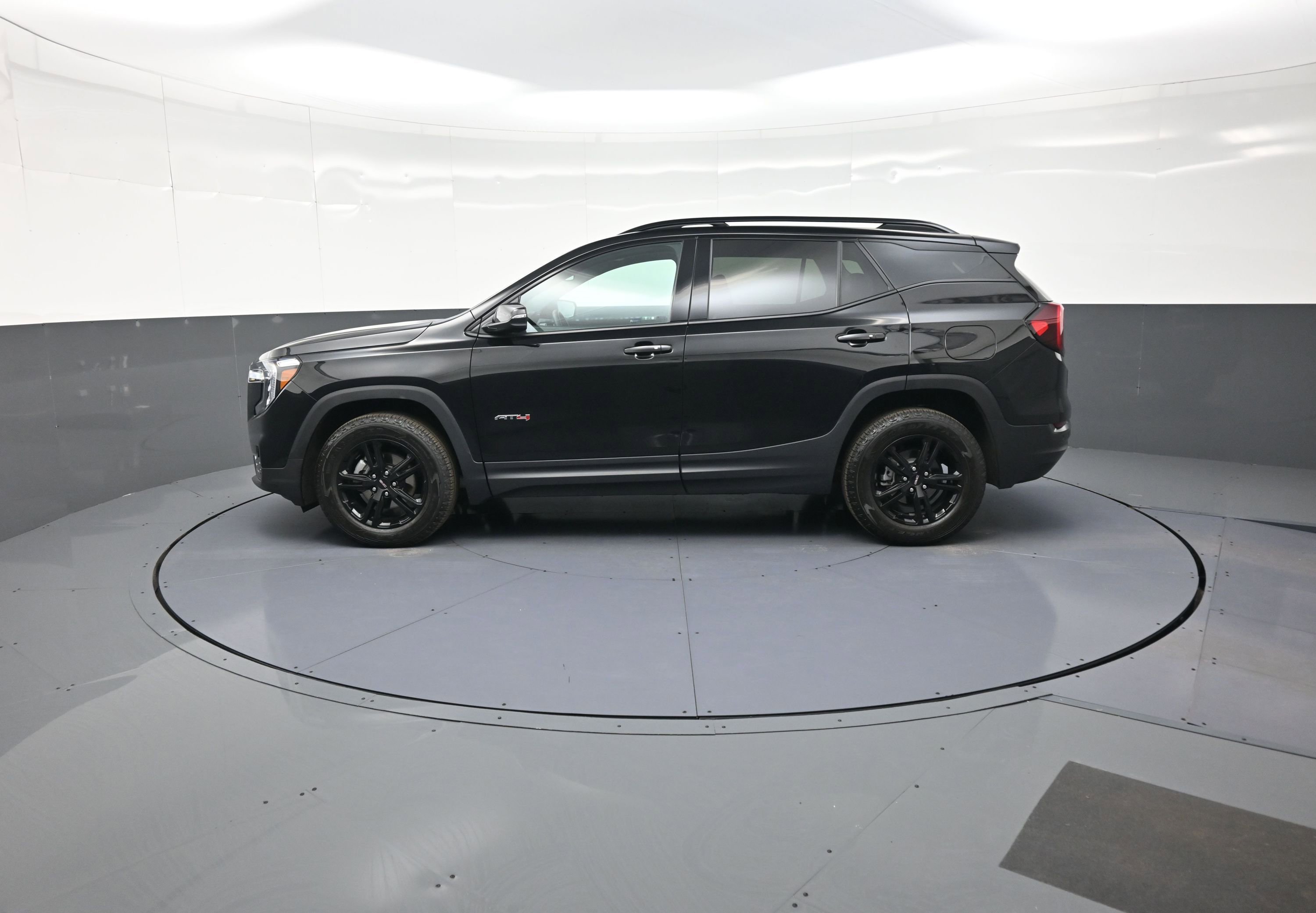 Used 2024 GMC Terrain AT4 image 6