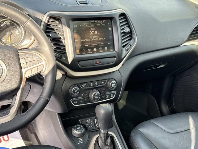 Used 2016 Jeep Cherokee Limited image 21