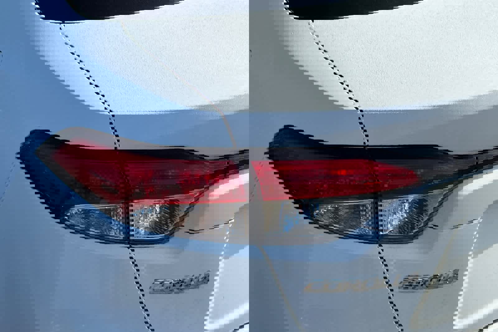 Used 2021 Toyota Corolla LE FWD image 20