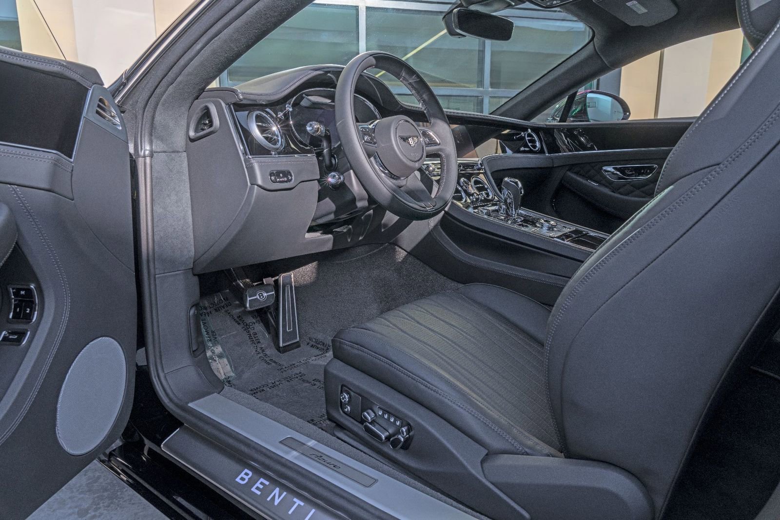 Used 2024 Bentley Continental GT Azure image 8