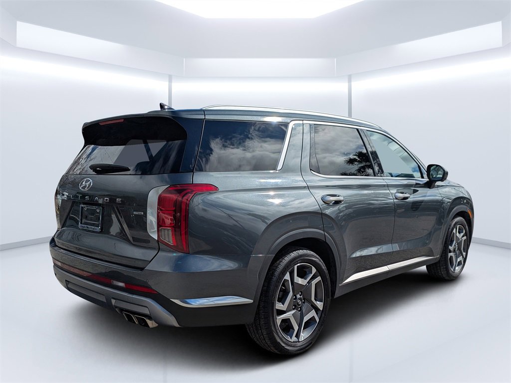 Used 2024 Hyundai Palisade Limited image 3