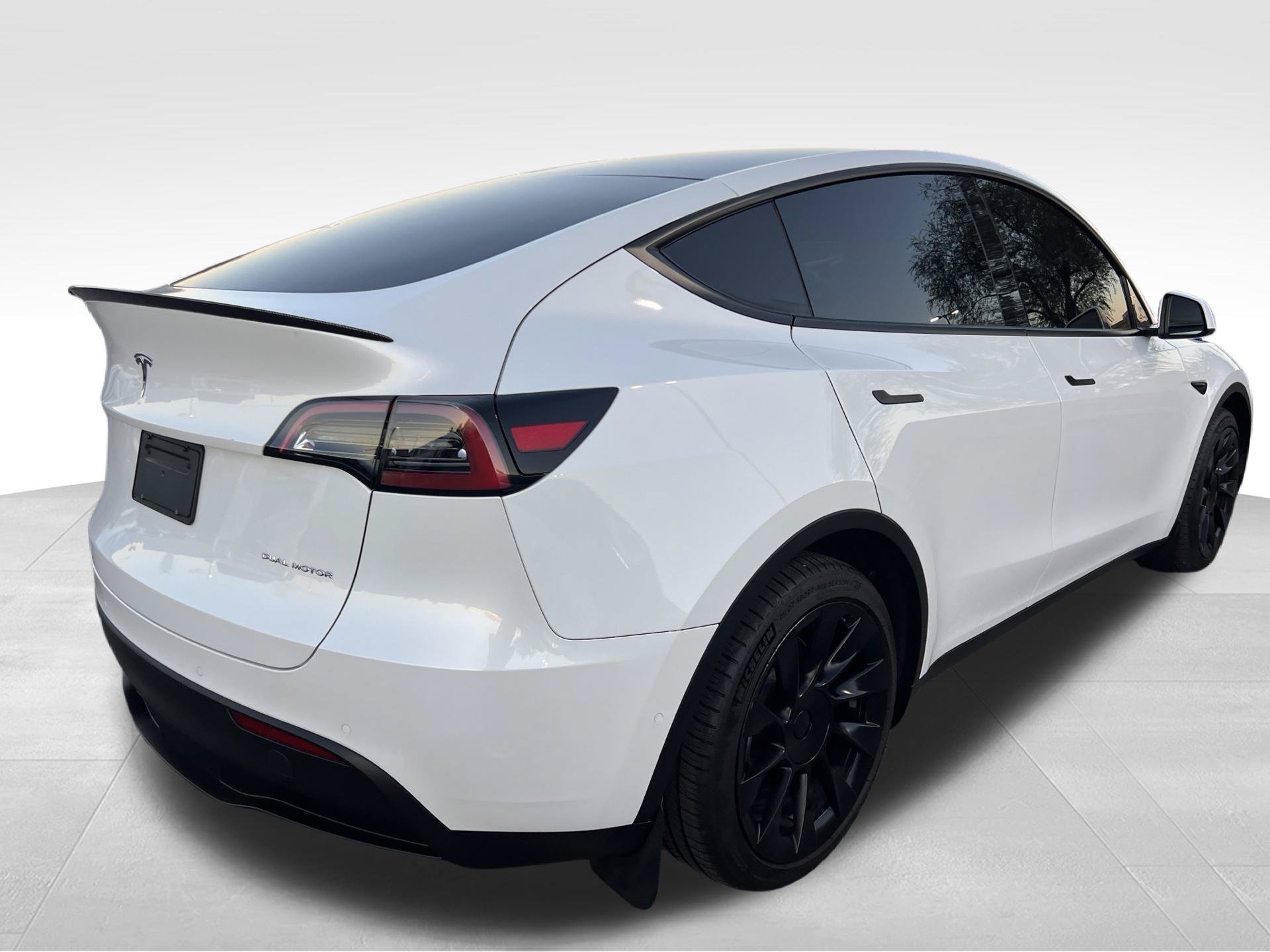 Used 2021 Tesla Model Y Long Range AWD/4WD image 5