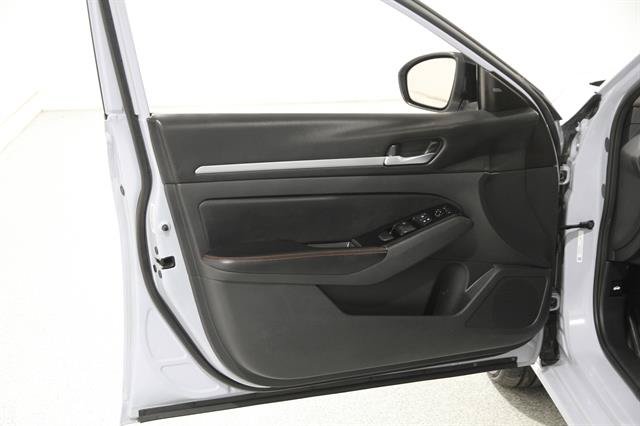 Used 2024 Nissan Altima 2.5 SR FWD image 4