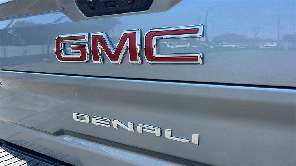 New 2025 GMC Sierra 2500 Denali w/ Denali Reserve Package image 30