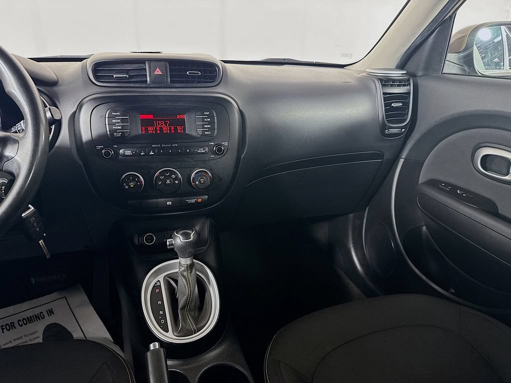 Used 2014 Kia Soul + FWD image 25