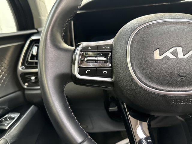 Certified 2023 Kia Sorento SX image 17