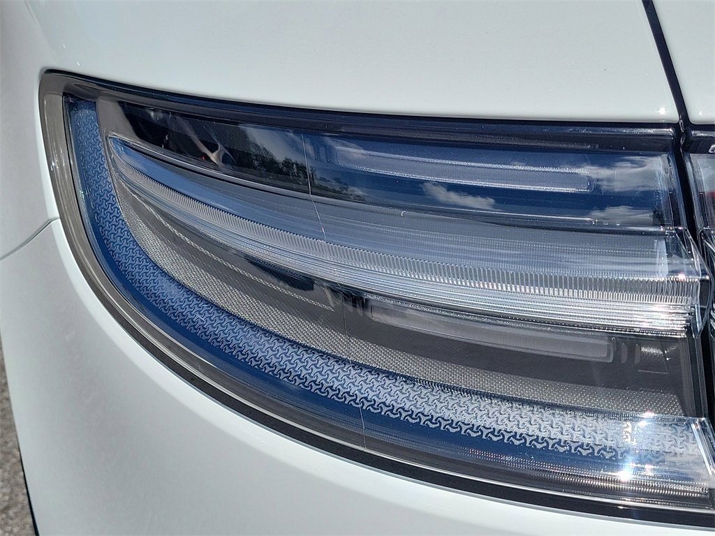 New 2026 Porsche Macan image 16