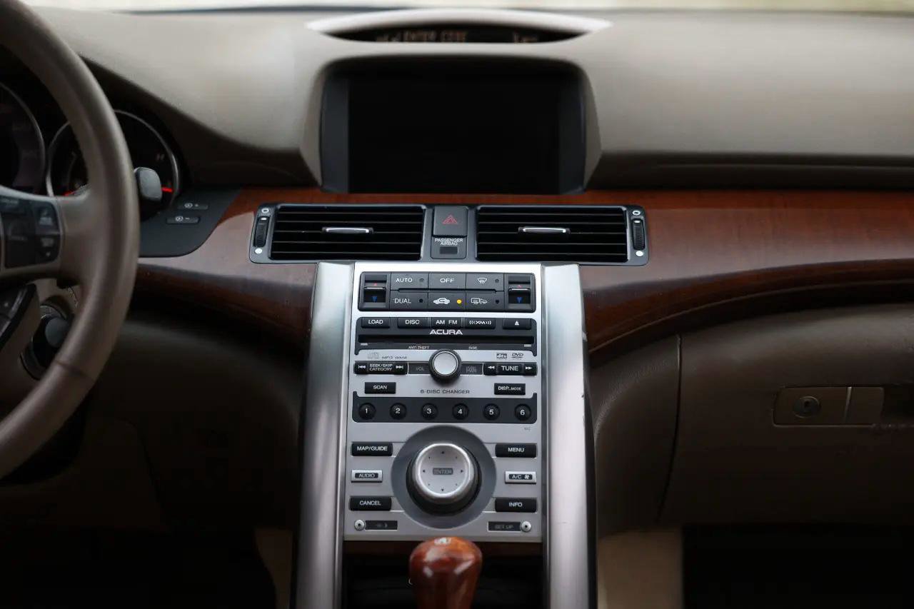 Used 2006 Acura RL image 32